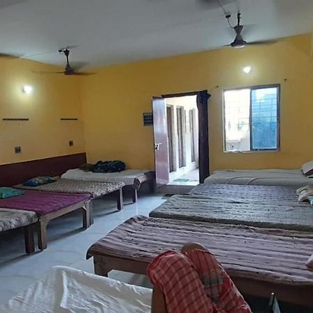 Narendra niketan Hotel Kolkata Bagian luar foto