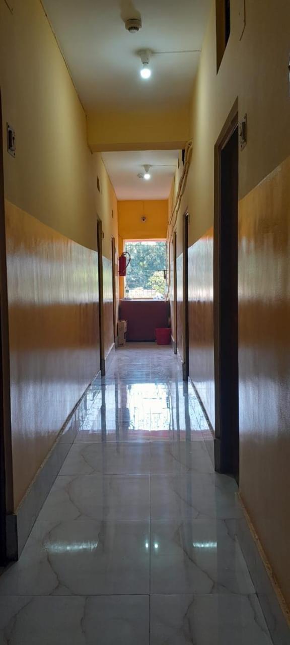 Narendra niketan Hotel Kolkata Bagian luar foto