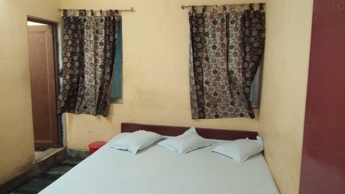 Narendra niketan Hotel Kolkata Bagian luar foto